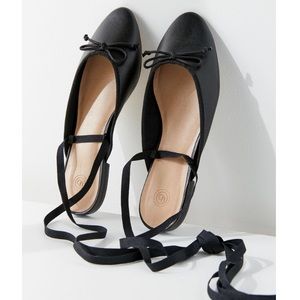 UO Ballet Tie-Up Mule✨